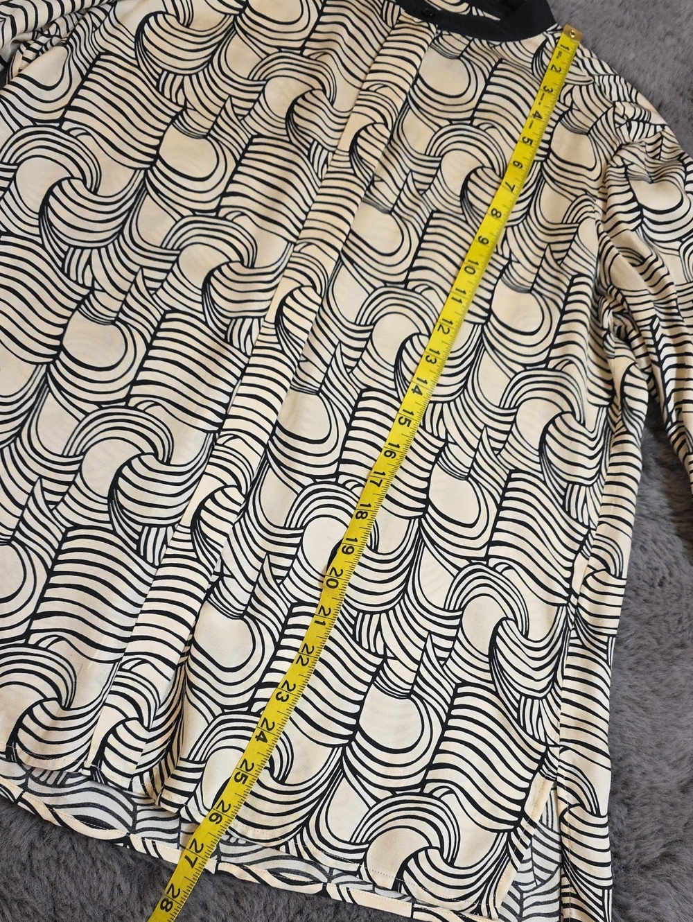 Reiss Cream and Black Wave-Print Lightweight Blouse Size 6 - Picture 10 of 12